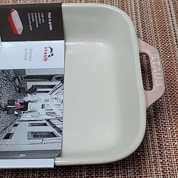 Staub Stoneware Baking Dish 1.25qt, PINK, NWT - Picture 3 of 7